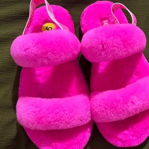 Fuzzy ugg slippers